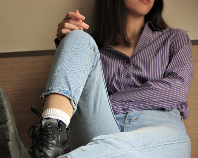 woman wearing jeans